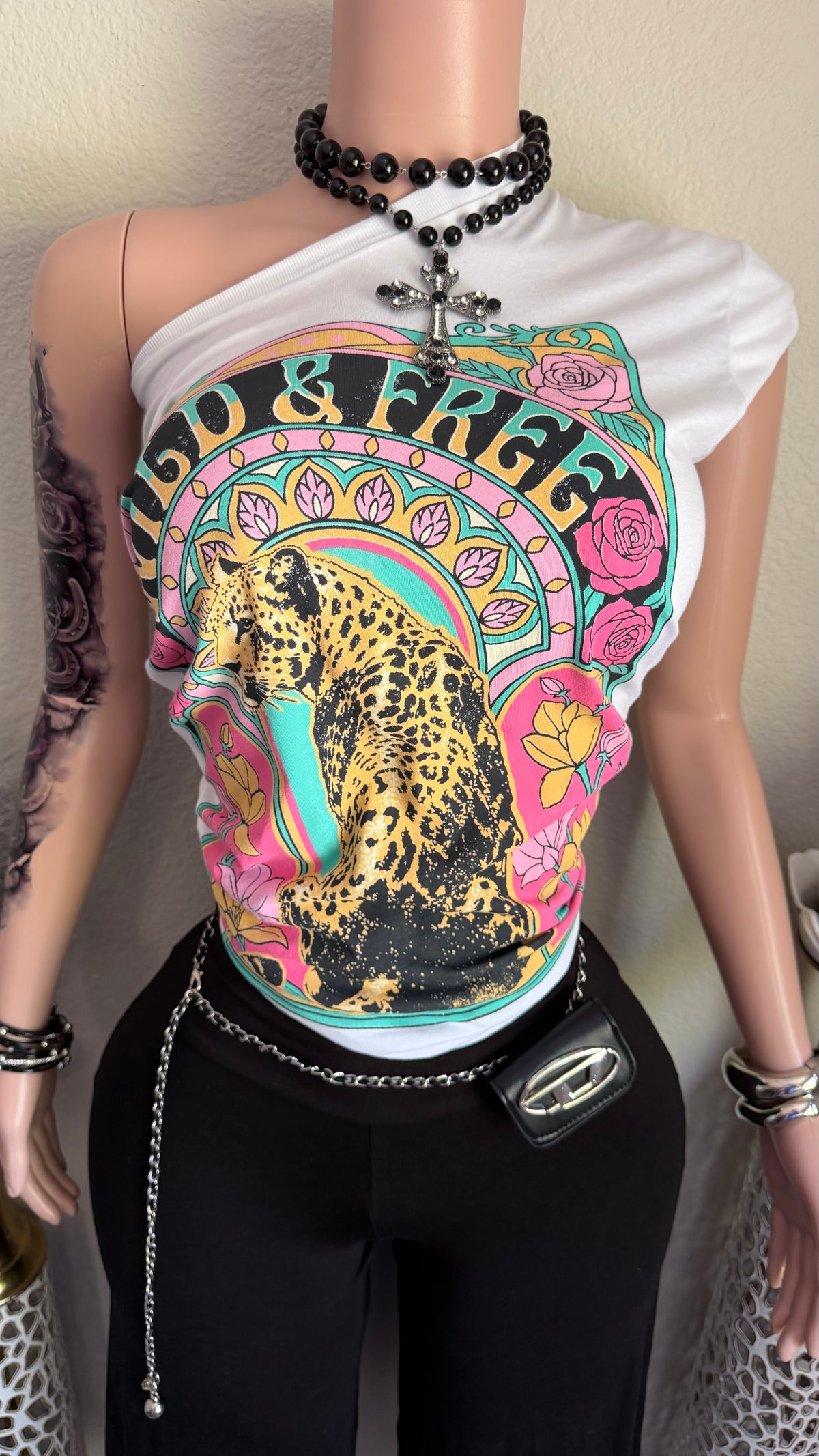 WILD AND FREE GRAPHIC TOP