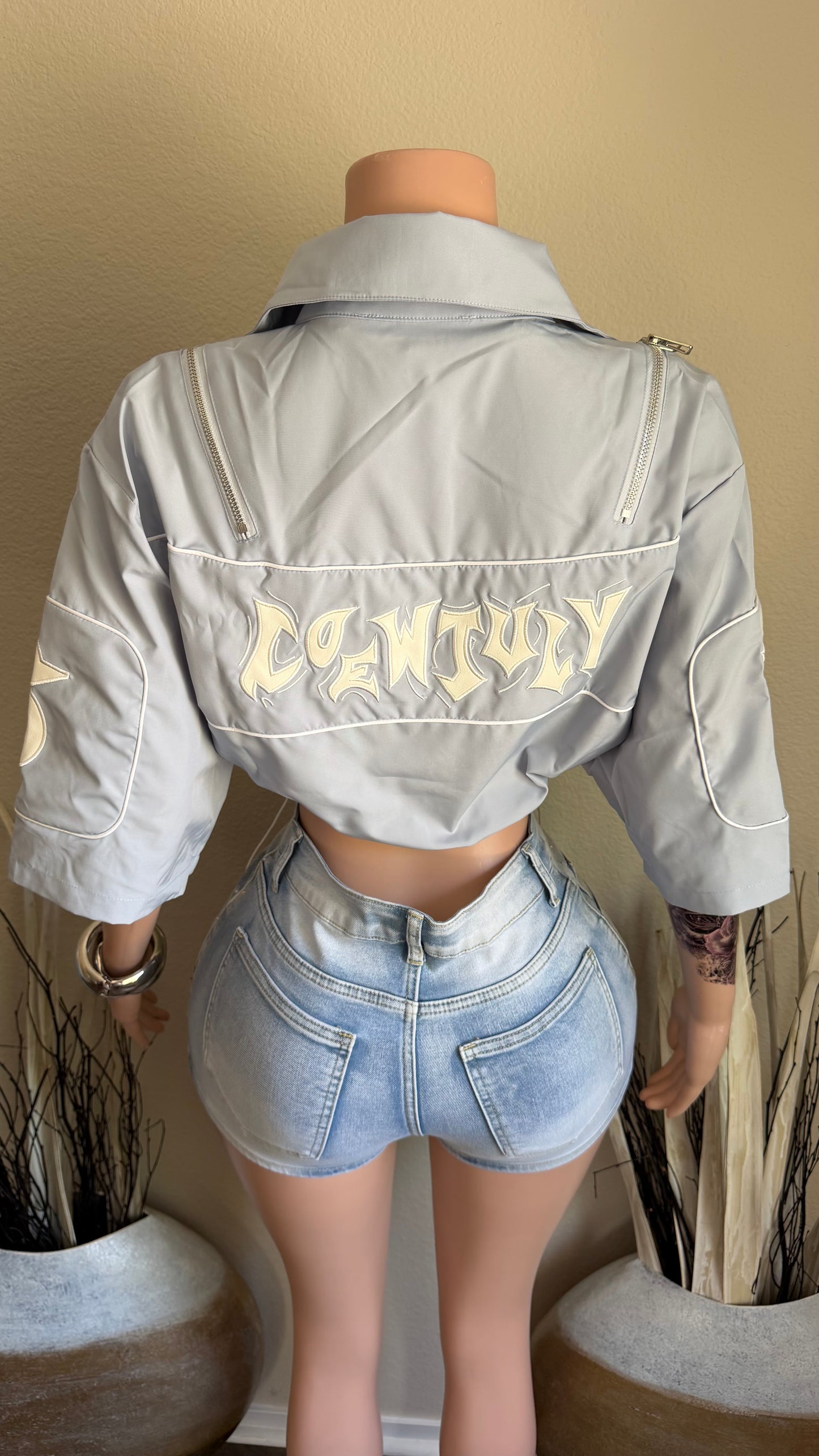 CERTIFIED HOTTIE CROPPED JACKET (BLUE)