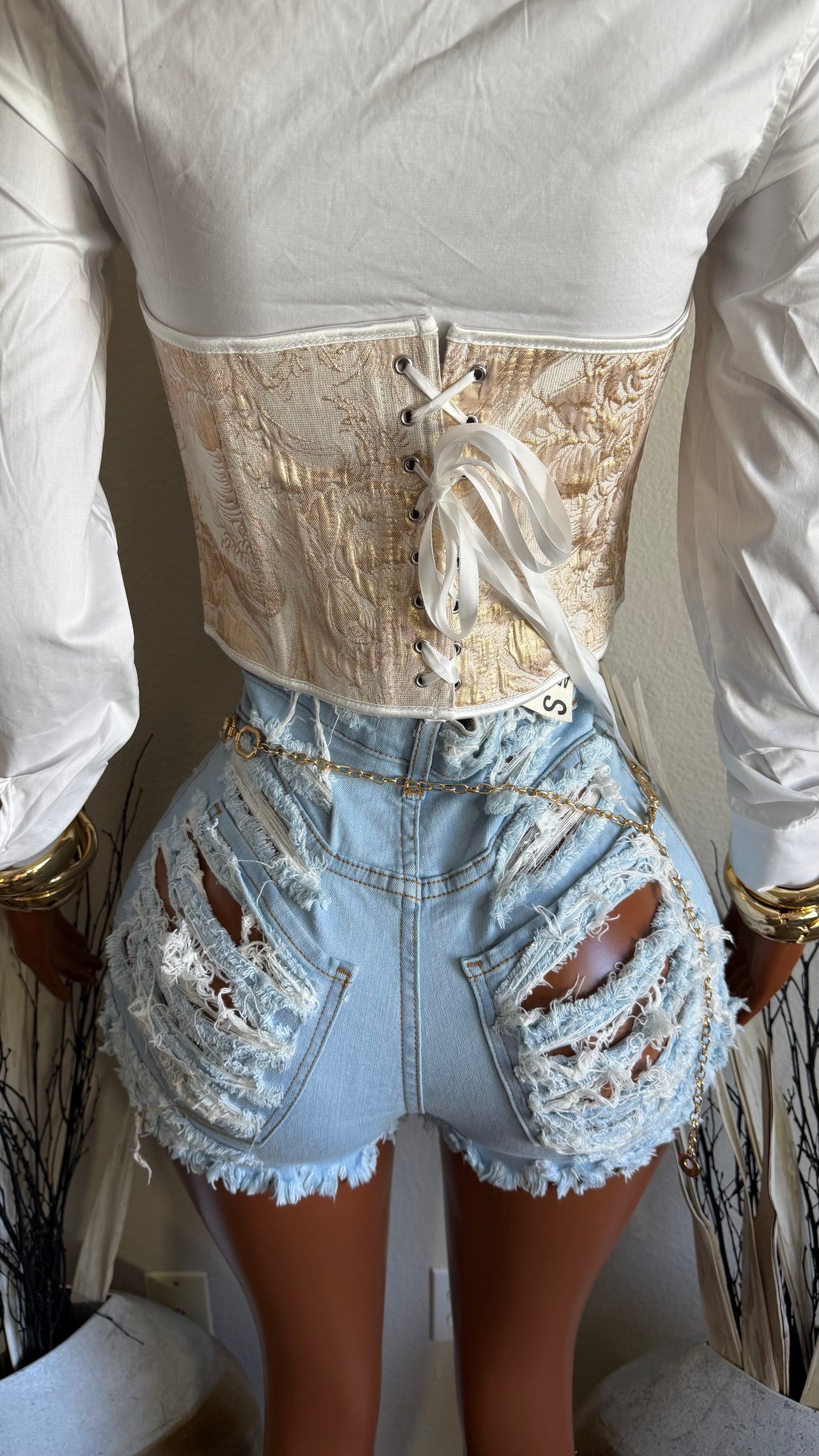 CITY BLUE DISTRESSED DENIM SHORTS