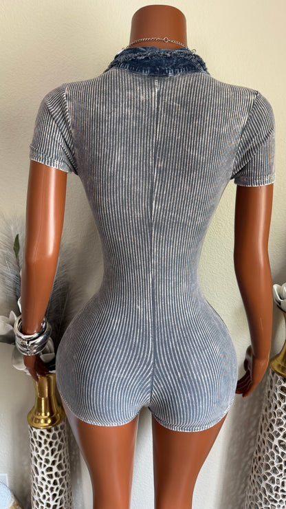 THE EXTRAS ROMPER
