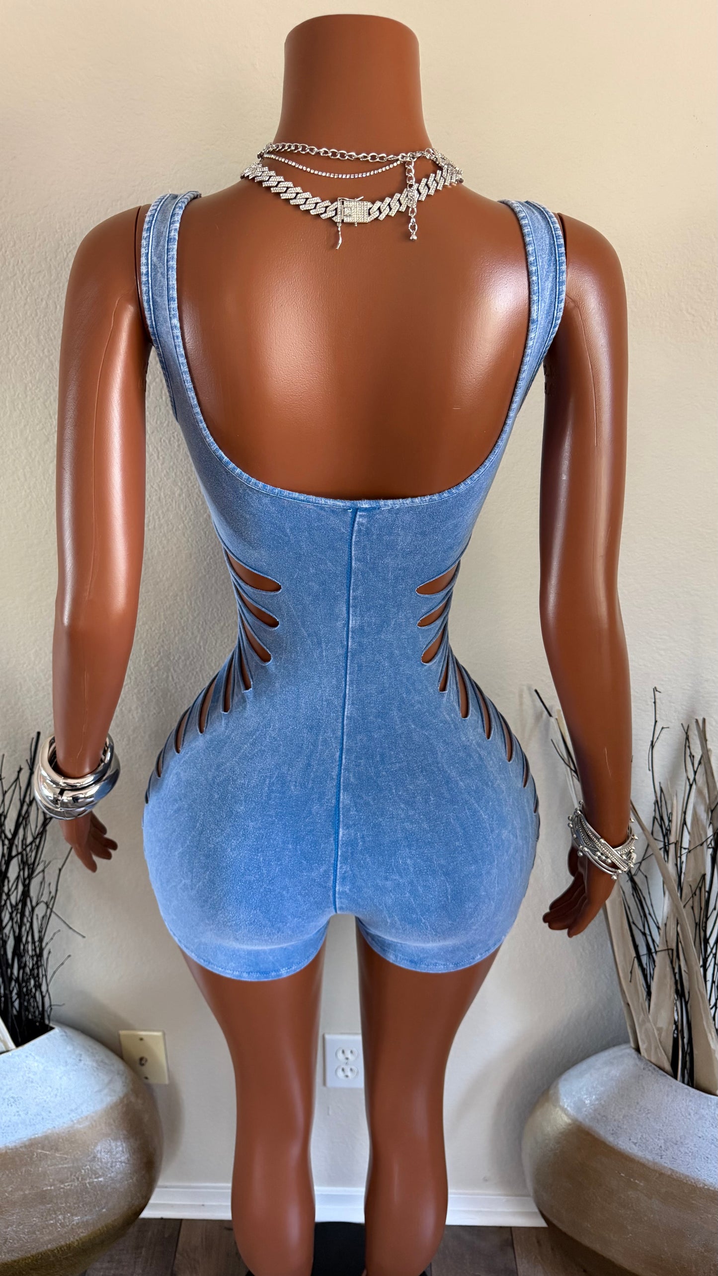 CUTE BUT OUTSIDE ROMPER (BLUE)