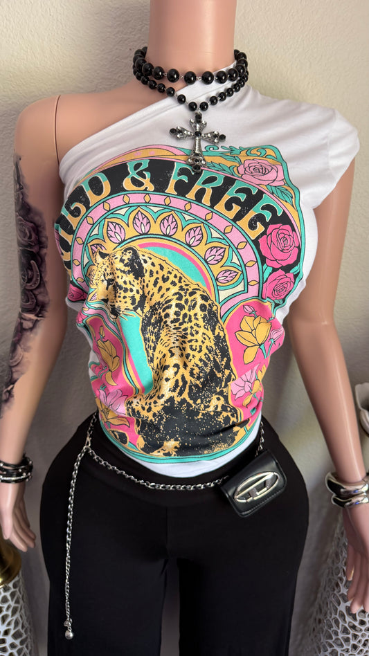 WILD AND FREE GRAPHIC TOP