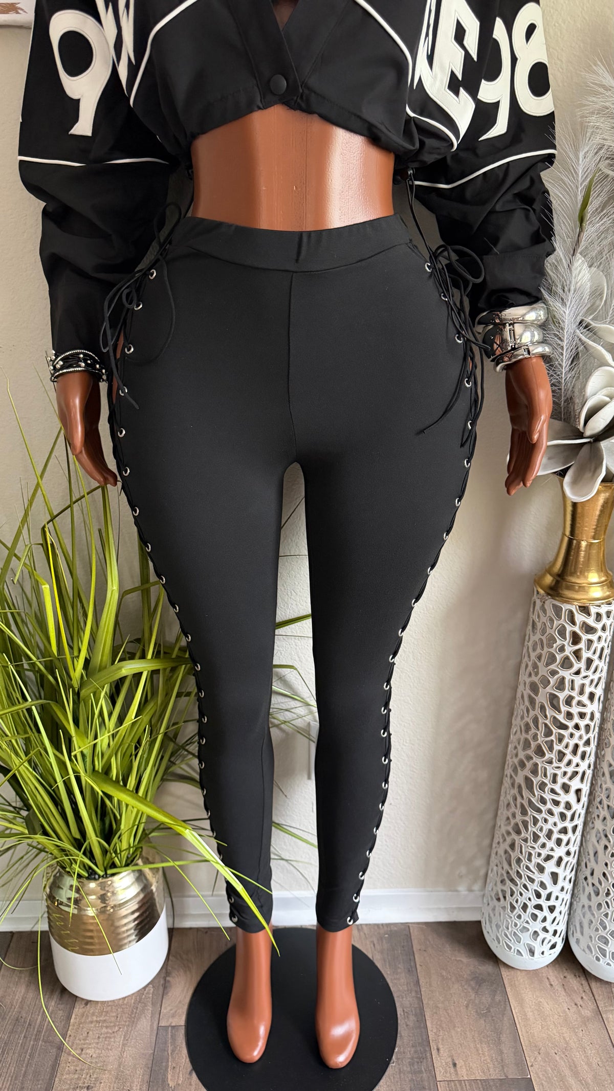 HARD TO FIND LEGGINGS