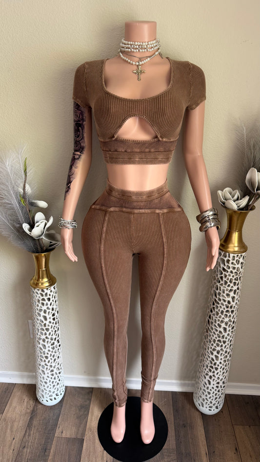 CUTE ON PURPOSE SET (BROWN)