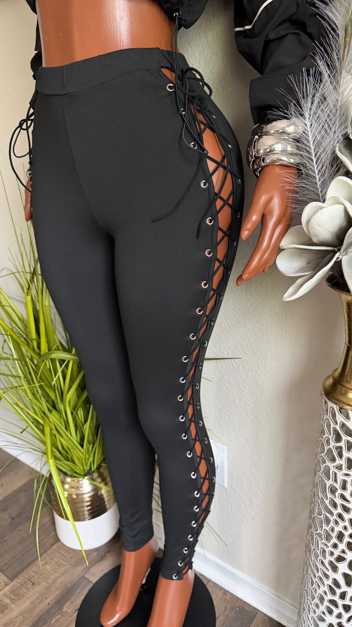 HARD TO FIND LEGGINGS