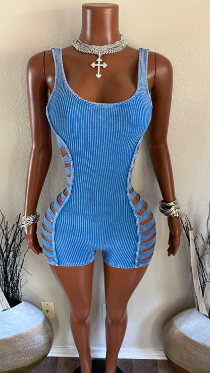 CUTE BUT OUTSIDE ROMPER (BLUE)