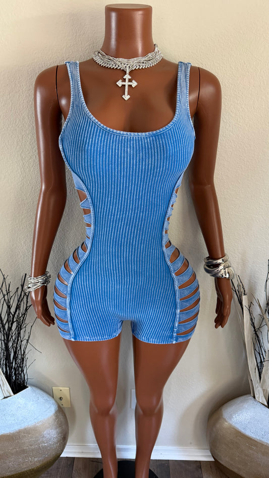 CUTE BUT OUTSIDE ROMPER (BLUE)