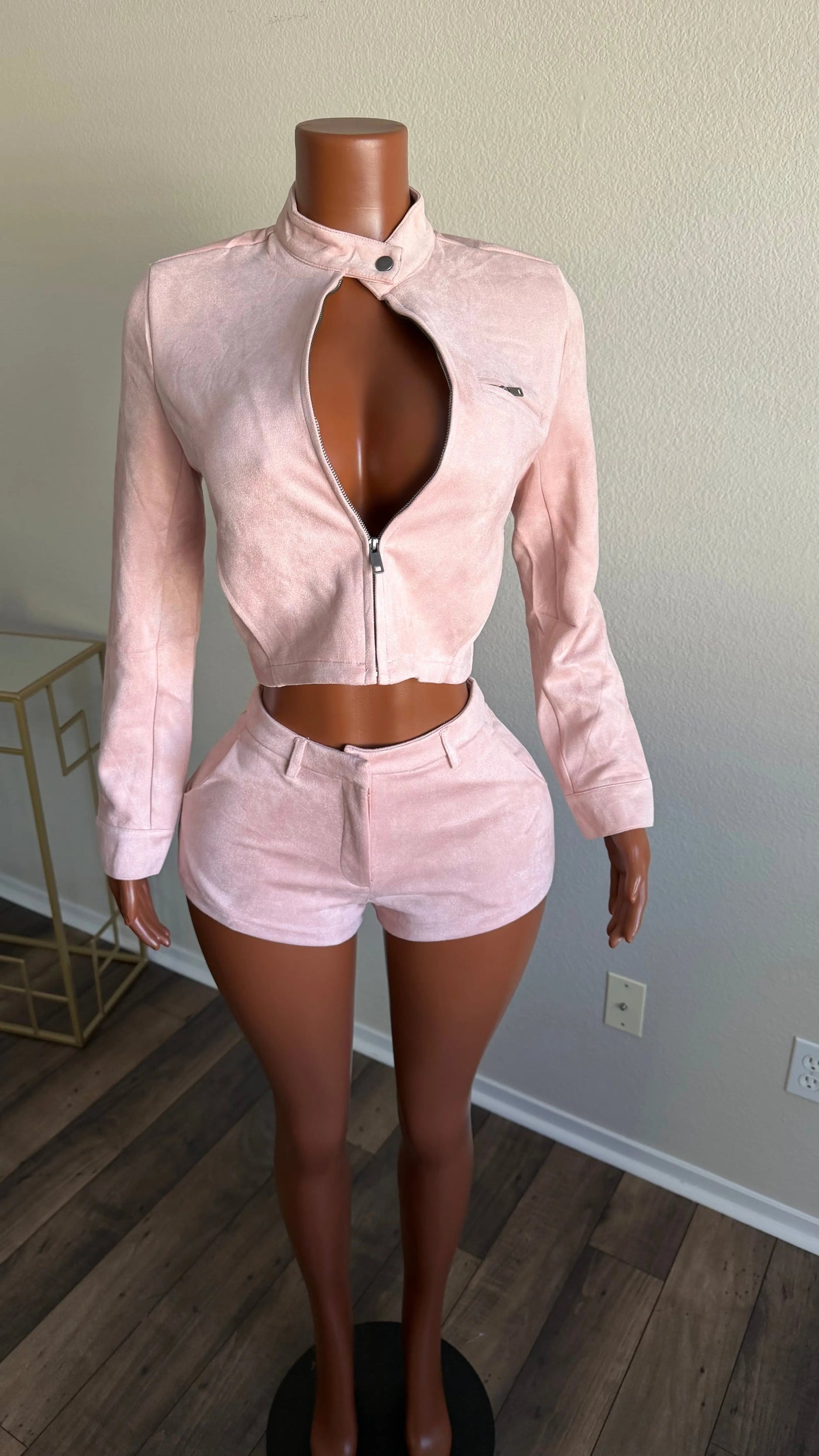 COMMAND THE ROOM SUEDE SHORT SET (PINK) Couture For You