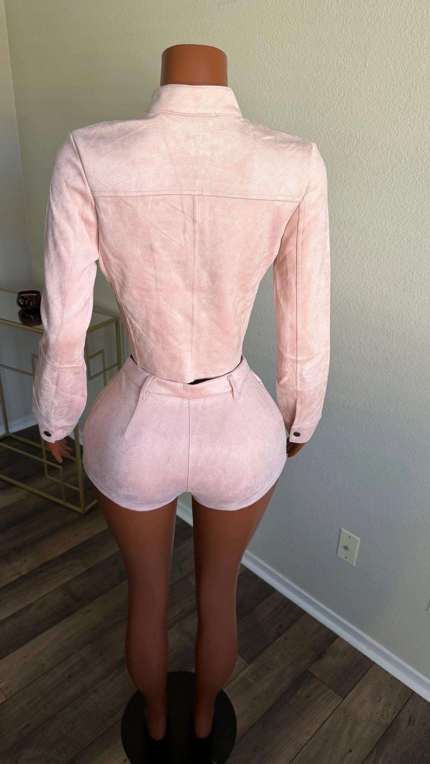 COMMAND THE ROOM SUEDE SHORT SET (PINK) Couture For You
