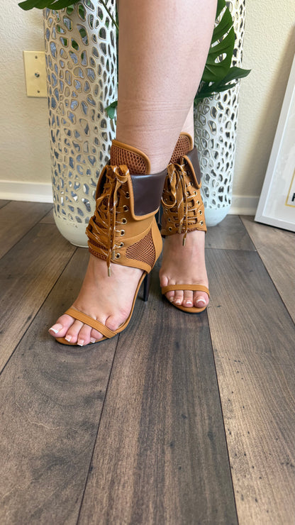 WALK OF FAME HEELS (WHEAT)