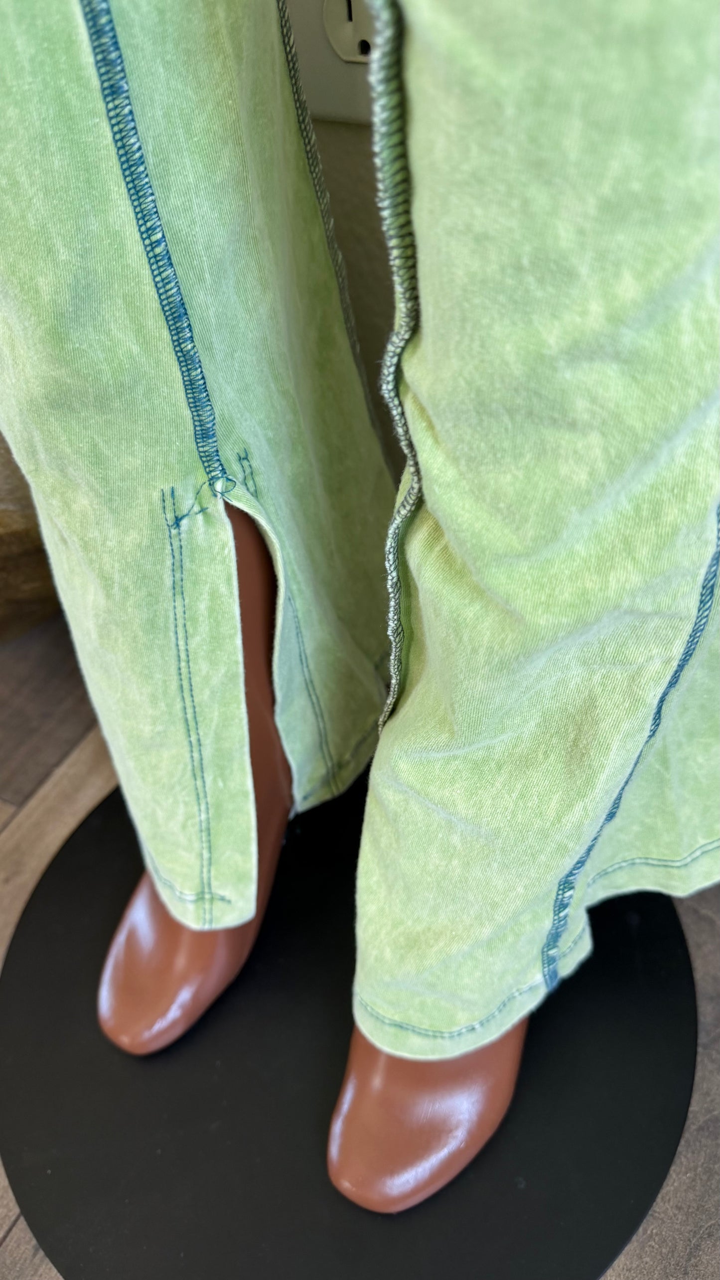 STANDOUT ONLY SET (LIME)