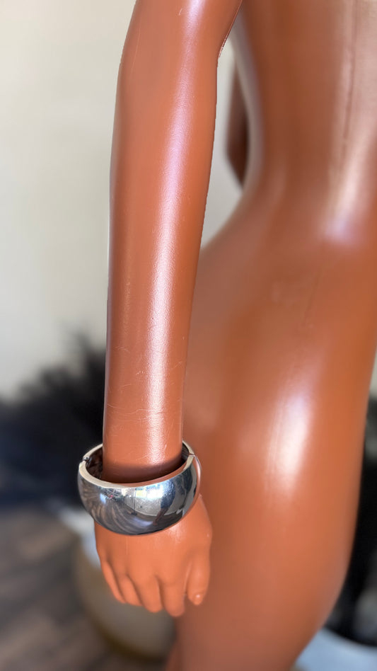 BANGLE BRACELET