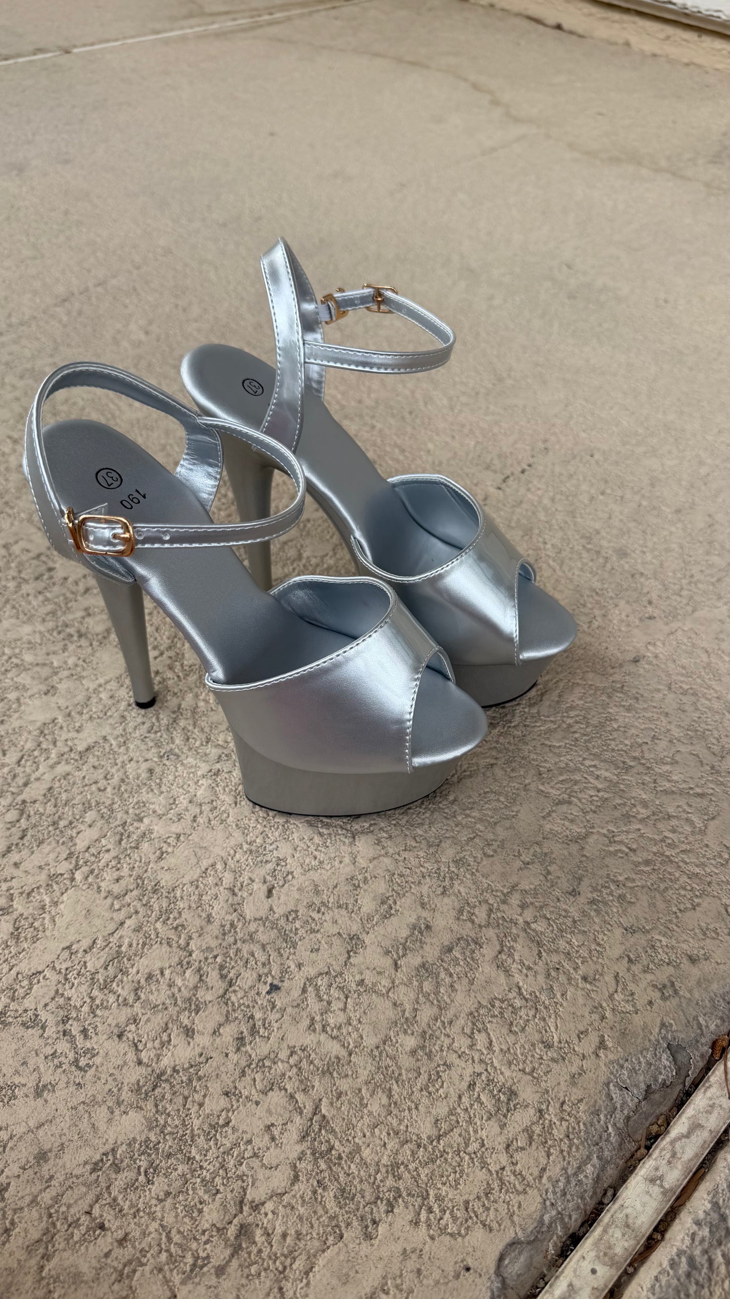 DOLL BEHAVIOR HEEL (SILVER)