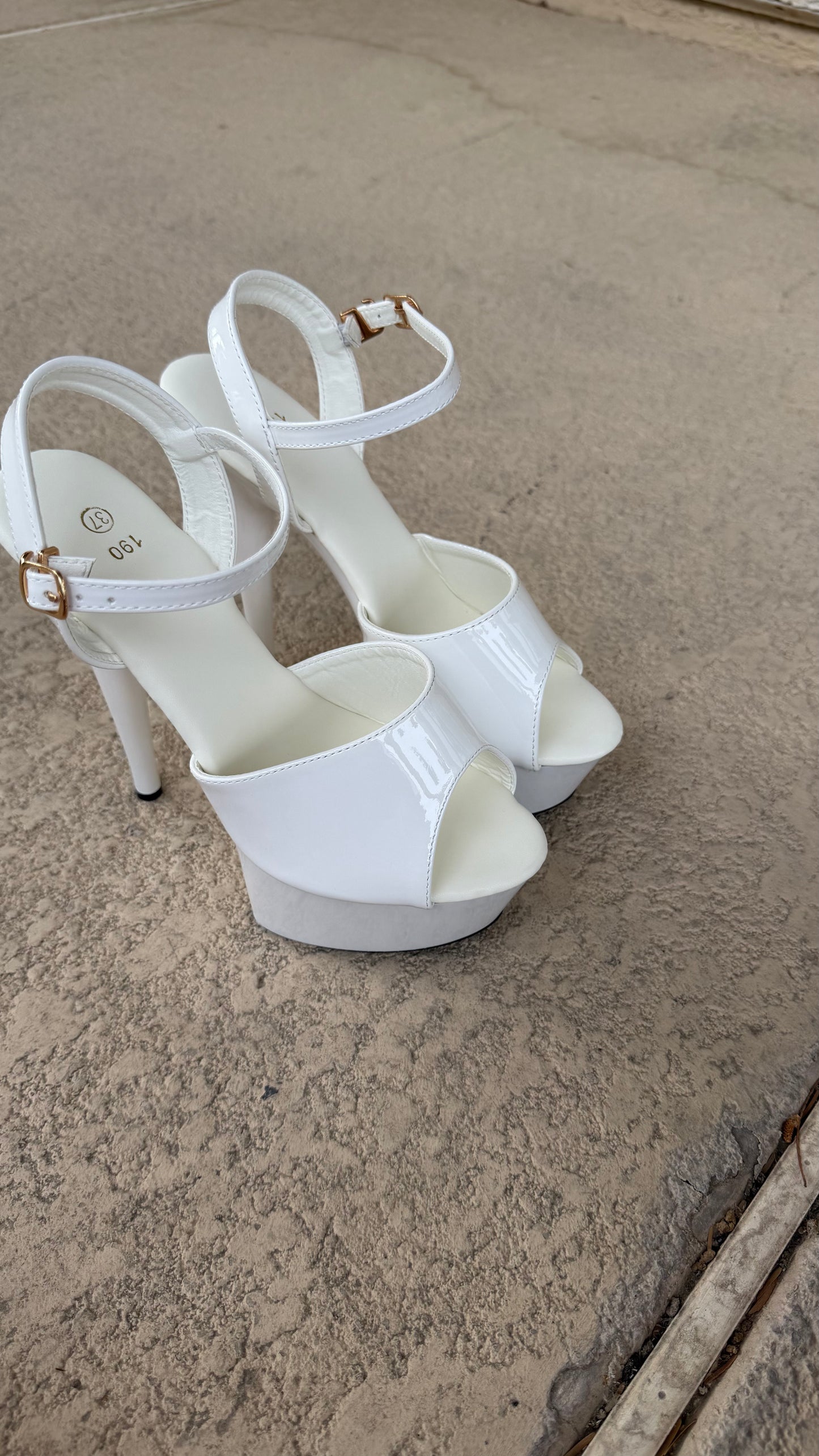 DOLL BEHAVIOR HEEL (WHITE)